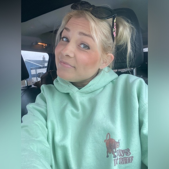 Meet your Posher, Amanda! - Picture 5 of 9